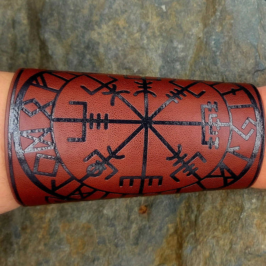 Großes Armband aus braunem Leder mit Vegvisir "Söderhamn"