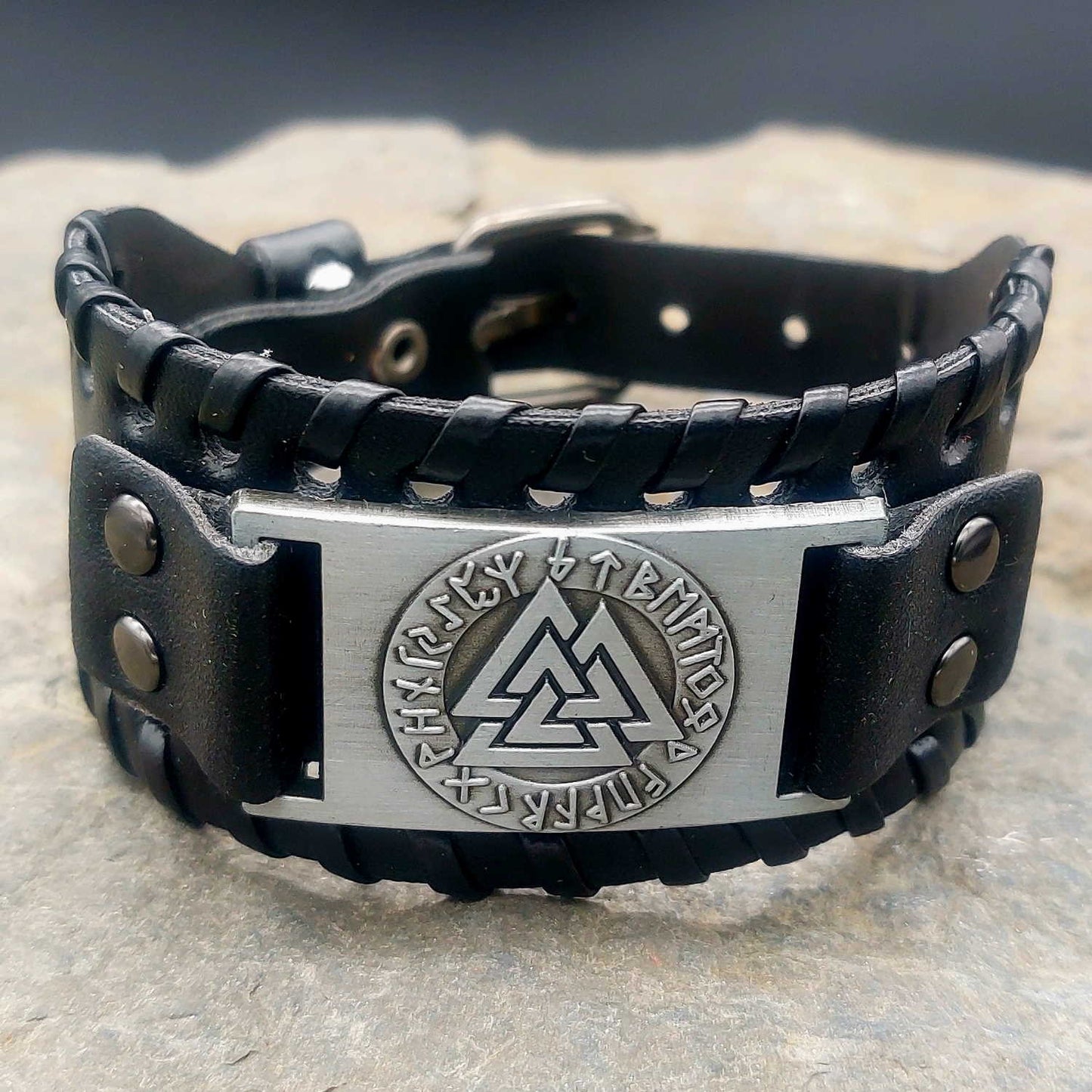 Lederarmband Odinsknoten schwarz "Runn"