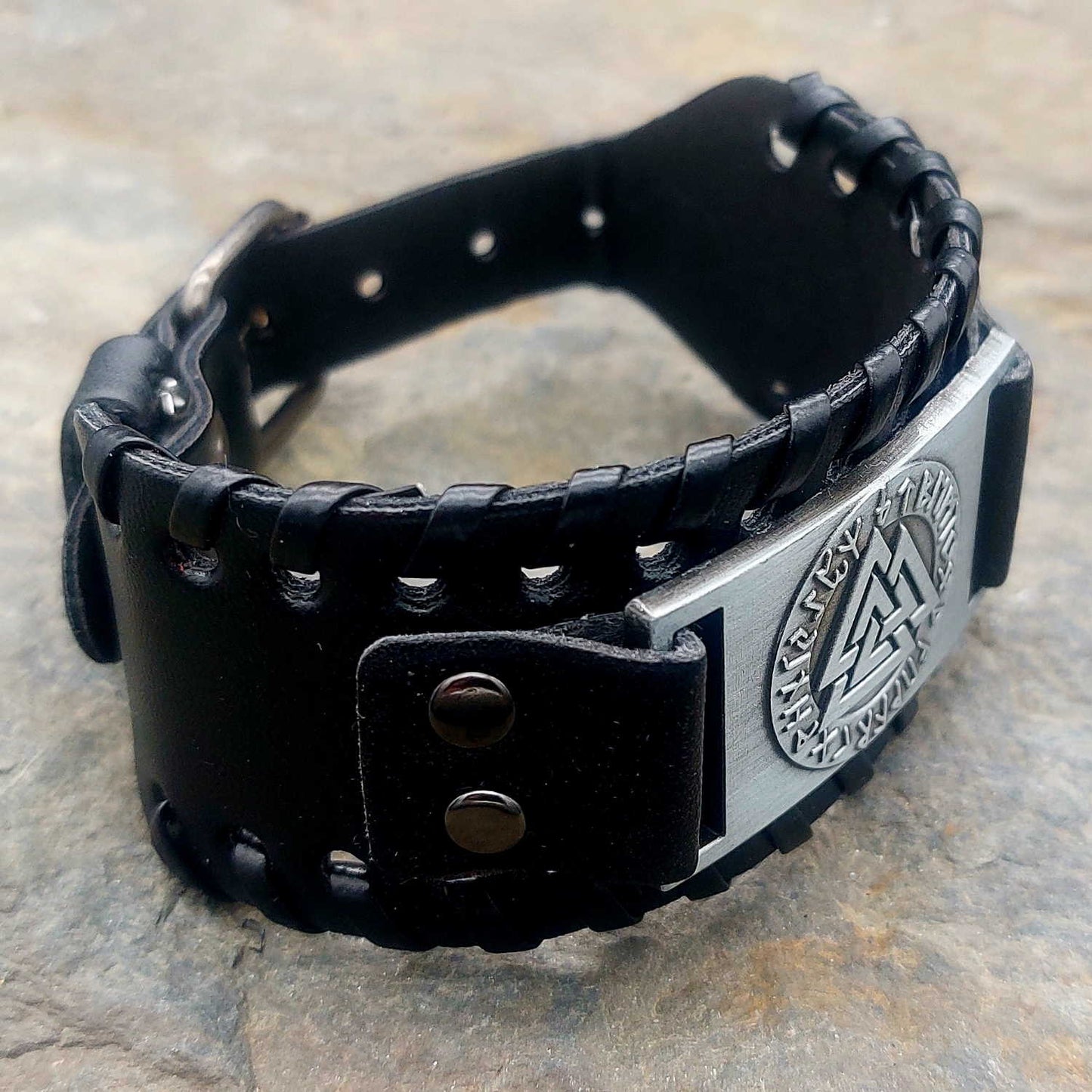 Lederarmband Odinsknoten schwarz "Runn"