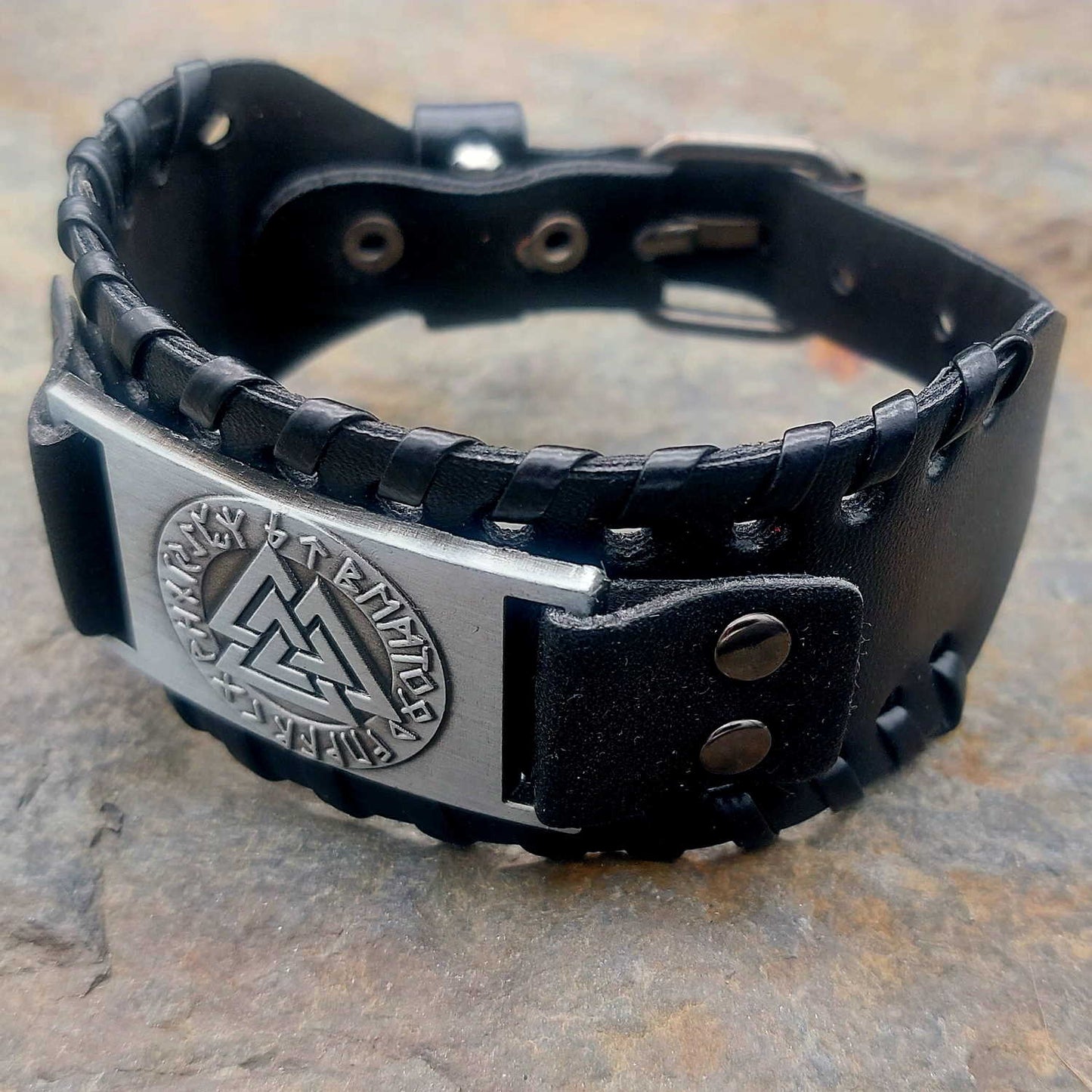 Lederarmband Odinsknoten schwarz "Runn"