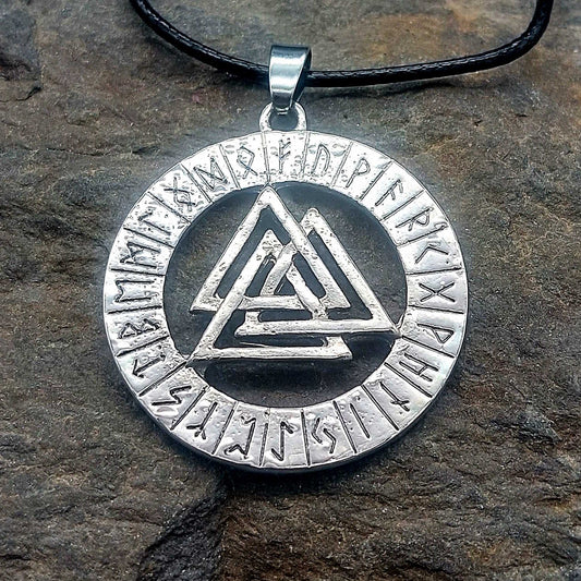 Valknut mit Futhark (Runen) "Östhammar"